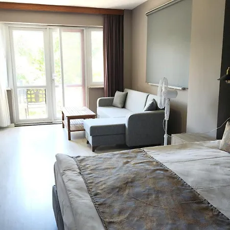 Hbs Polonezkoy Life & Garden Hotel *